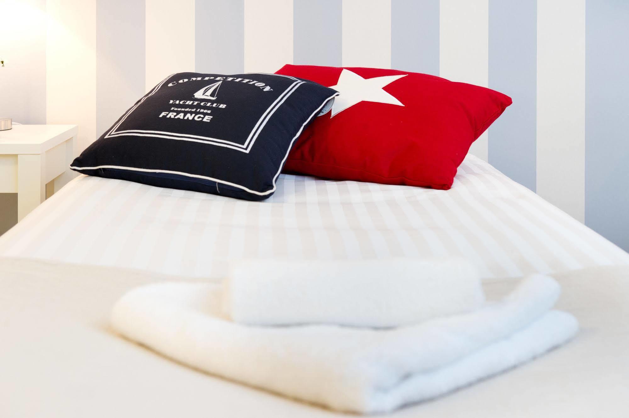 Attendo Park Hotell Худинге Екстериор снимка