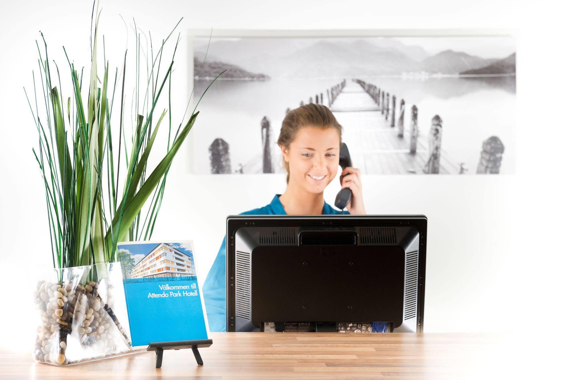 Attendo Park Hotell Худинге Екстериор снимка