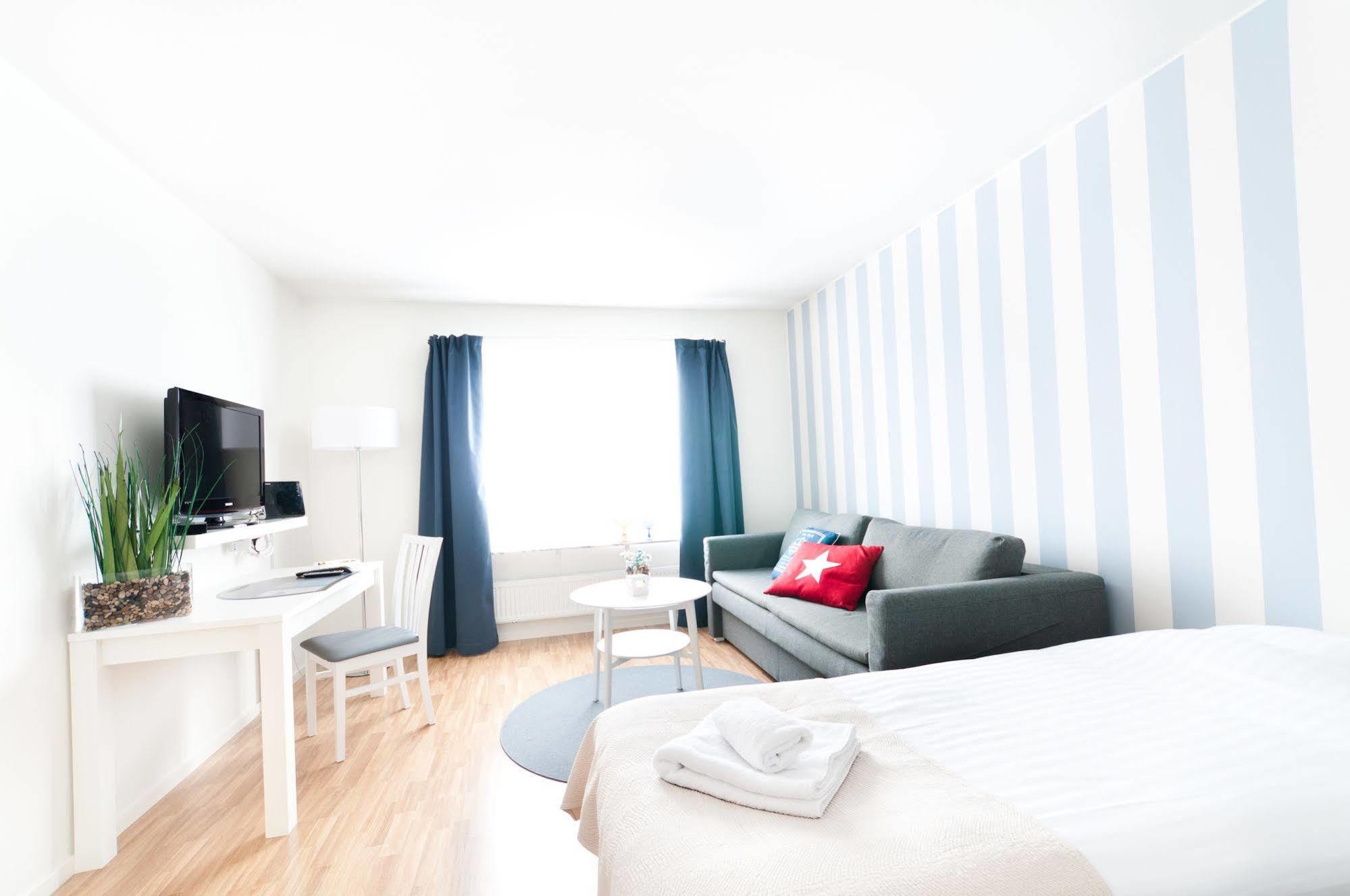 Attendo Park Hotell Худинге Екстериор снимка